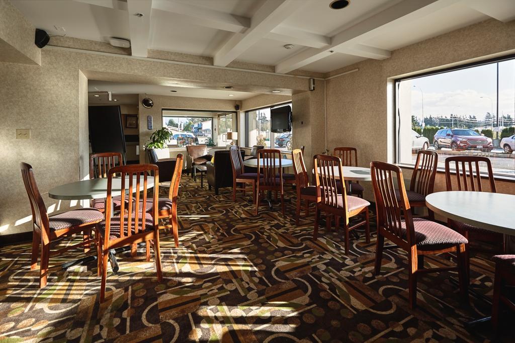 Ramada By Wyndham Abbotsford Hotel Buitenkant foto
