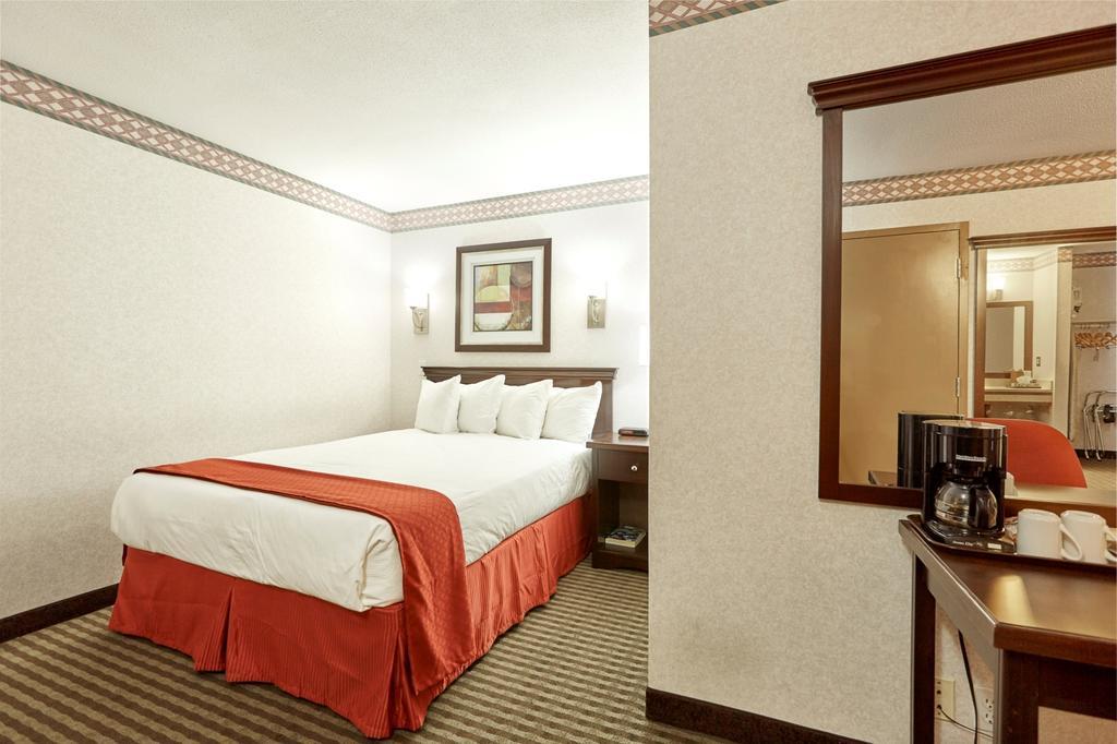 Ramada By Wyndham Abbotsford Hotel Kamer foto