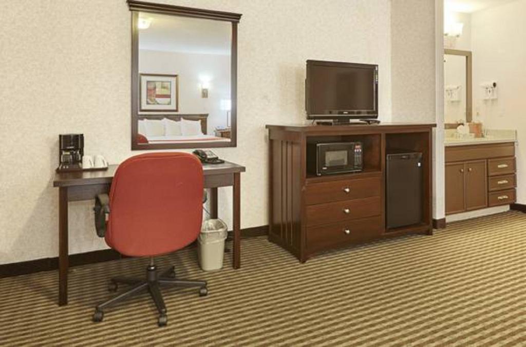 Ramada By Wyndham Abbotsford Hotel Kamer foto