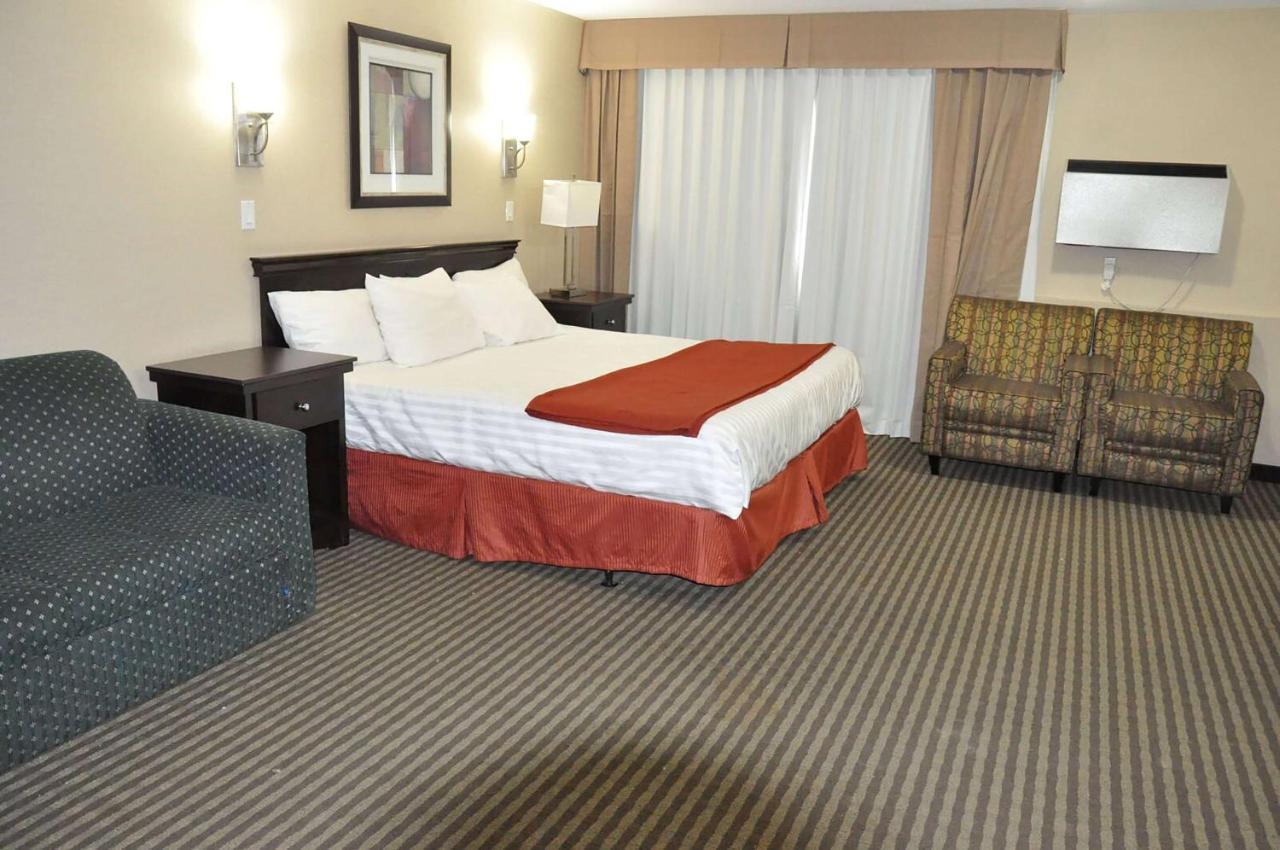 Ramada By Wyndham Abbotsford Hotel Buitenkant foto